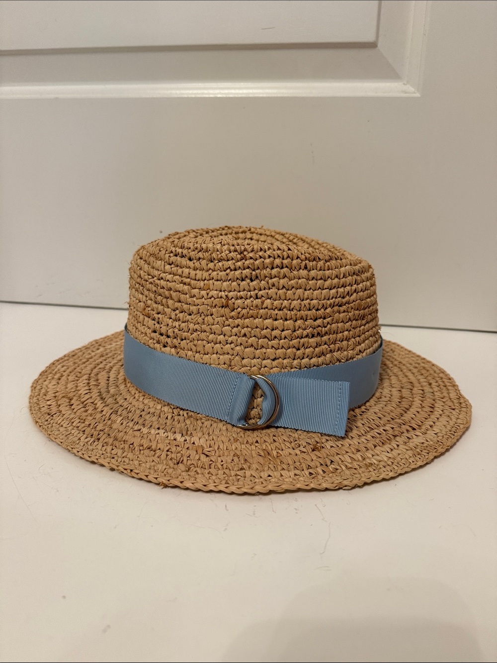 J. McLAUGHLIN HAT TAN RAFFIA FEDORA BLUE GROSGRAIN RIBBON OS ONE SIZE ACCESSORY